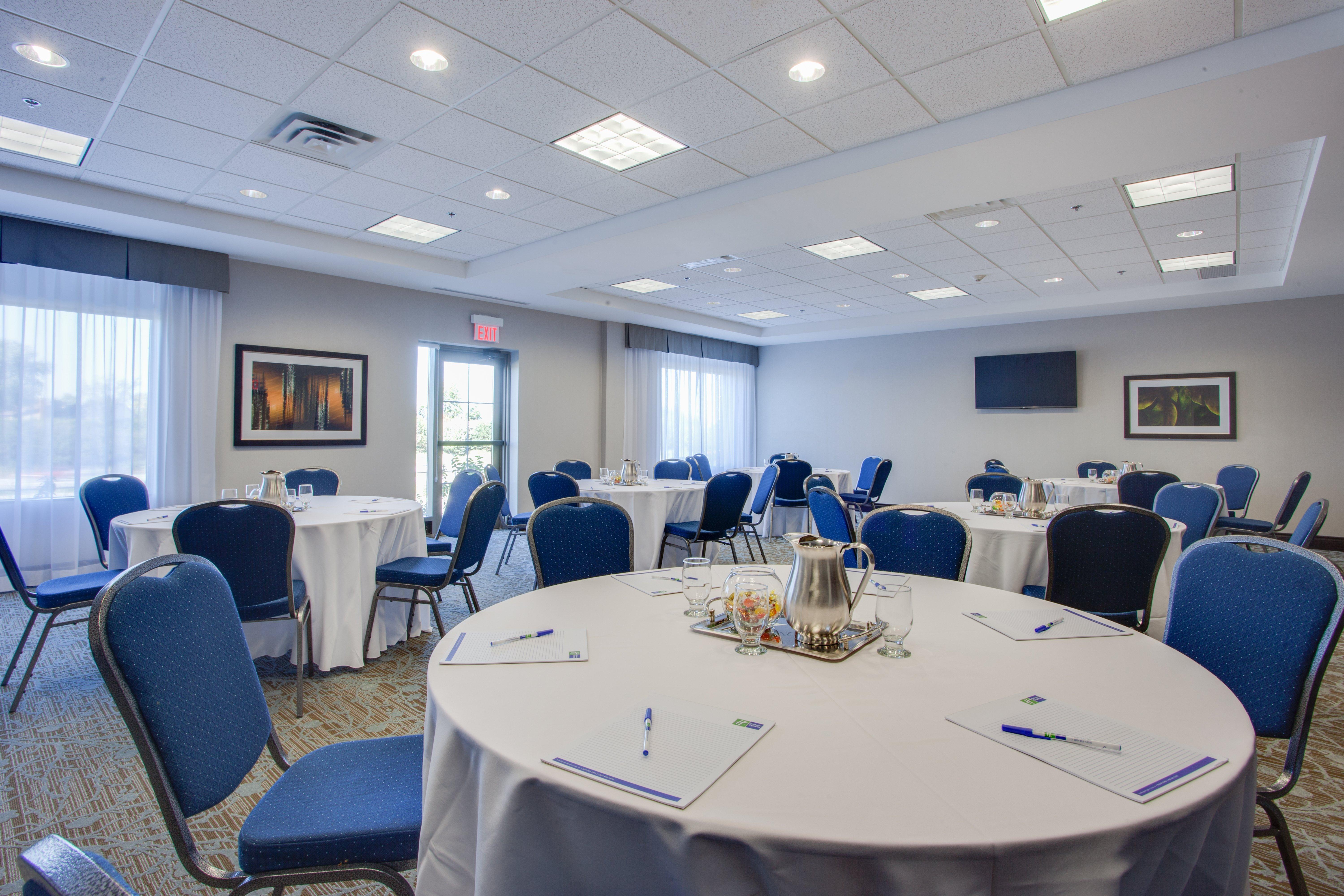 Holiday Inn Express & Suites Ottawa East-Orleans By Ihg מראה חיצוני תמונה