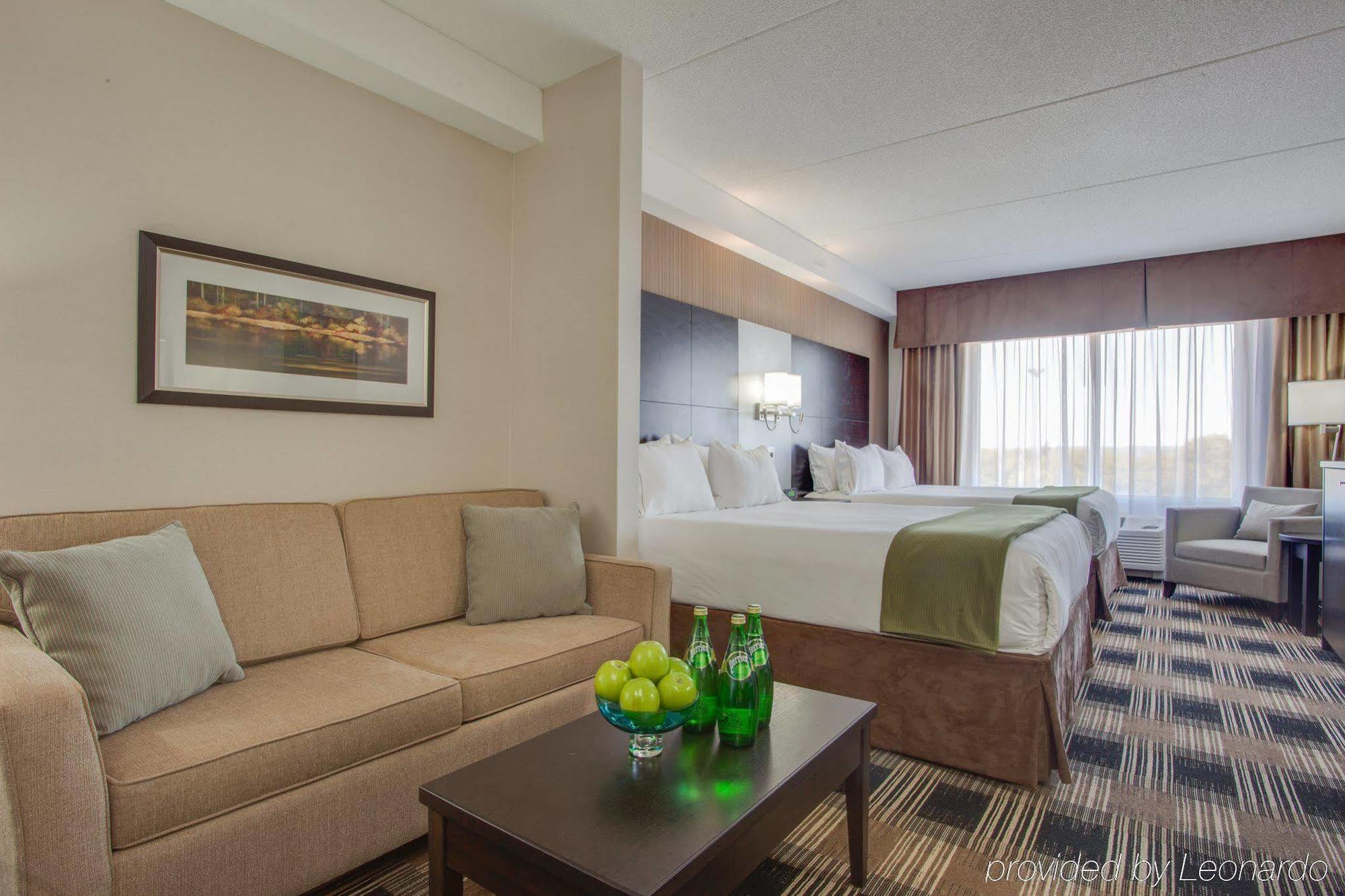 Holiday Inn Express & Suites Ottawa East-Orleans By Ihg מראה חיצוני תמונה